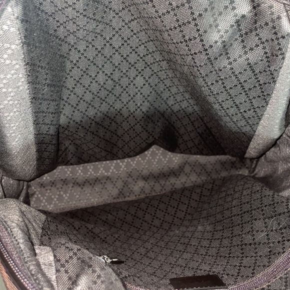 Authentic Gucci vintage trimmed leather nylon shoulder bag - Picture 6 of 10